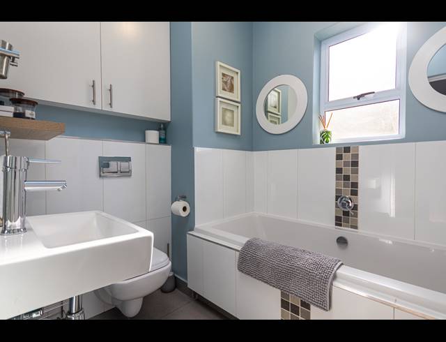2 BEDROOM APARTMENT FOR SALE IN BEACHFRONT